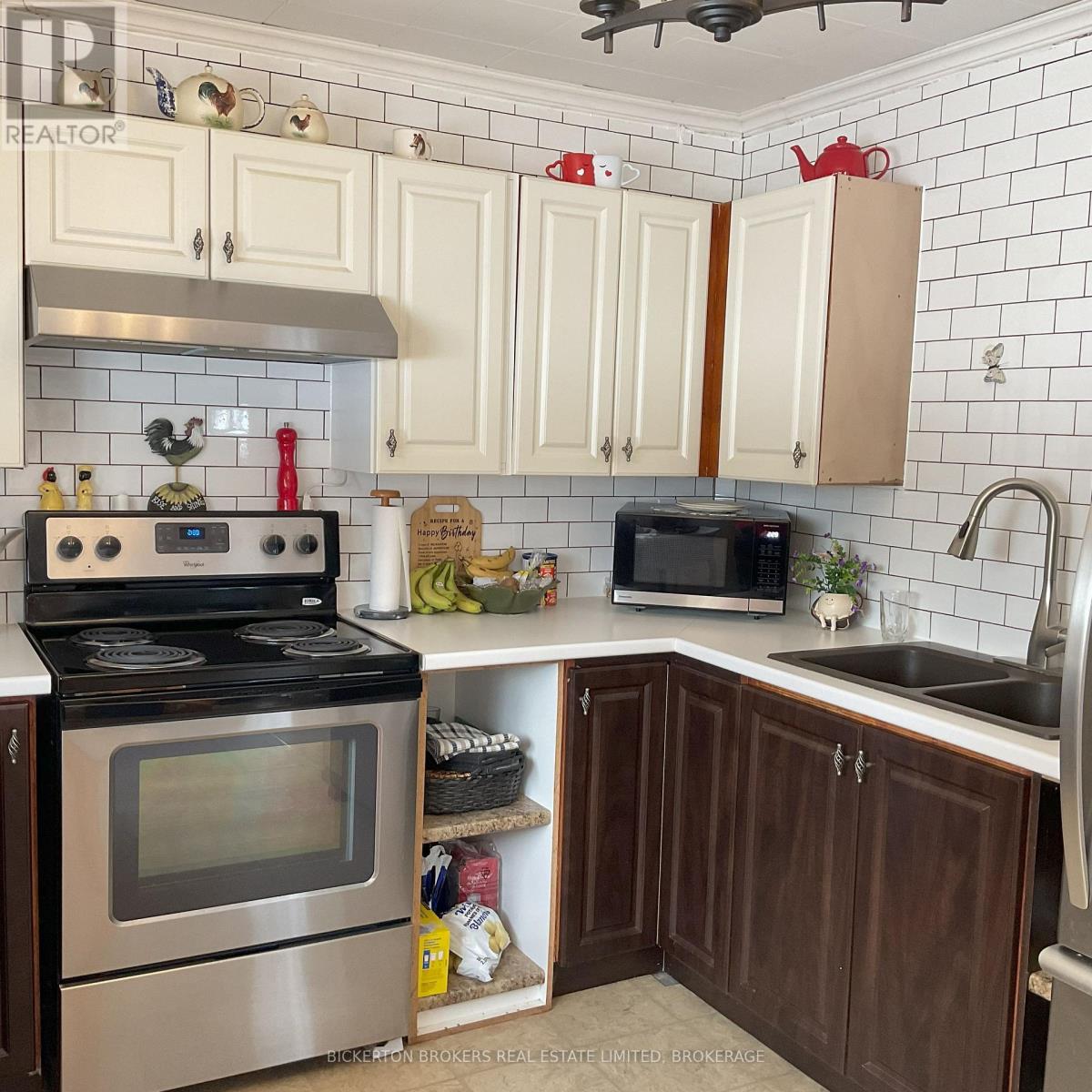 248 Cemetery Road, Gananoque, Ontario K7G 1V7 - Photo 10 - X12740596