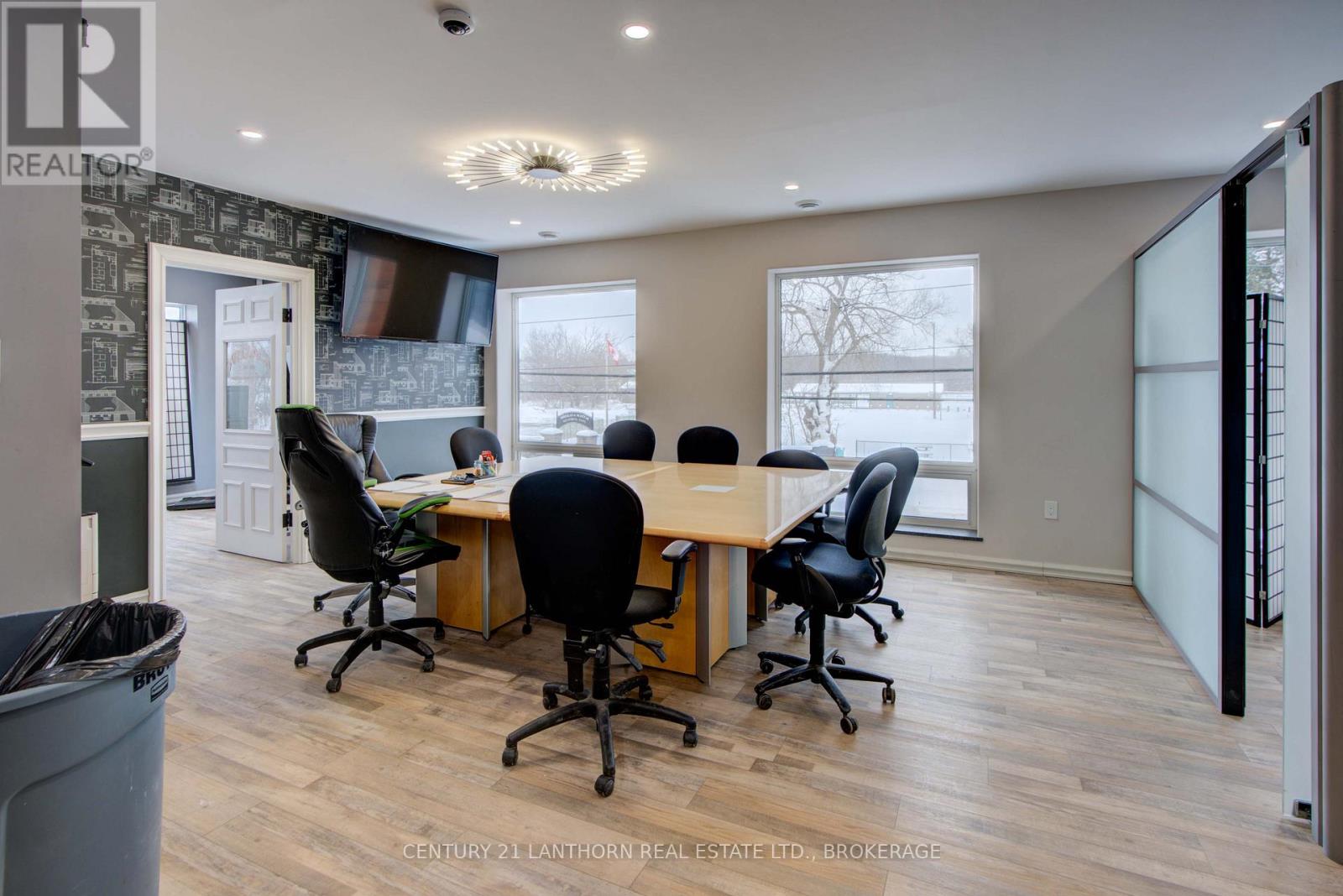 UPPER - 25 MAIN STREET W, Elizabethtown-Kitley, Ontario