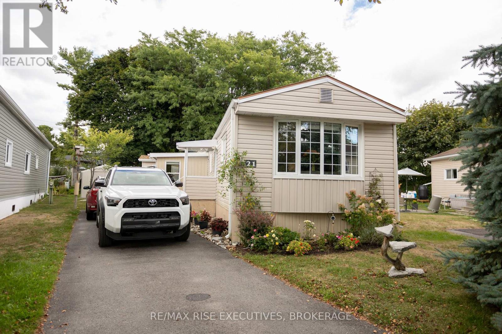 21 POWLEY GARDEN DRIVE, Kingston, Ontario