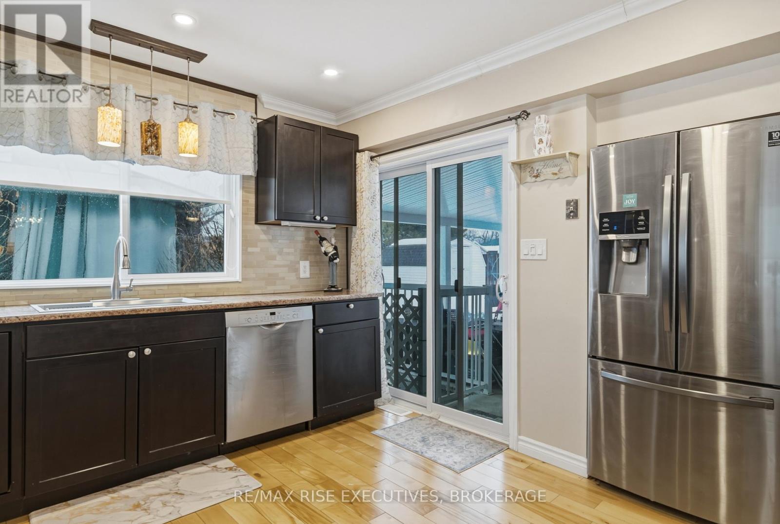 526 Canterbury Crescent, Kingston, Ontario  K7M 6X1 - Photo 12 - X12820116