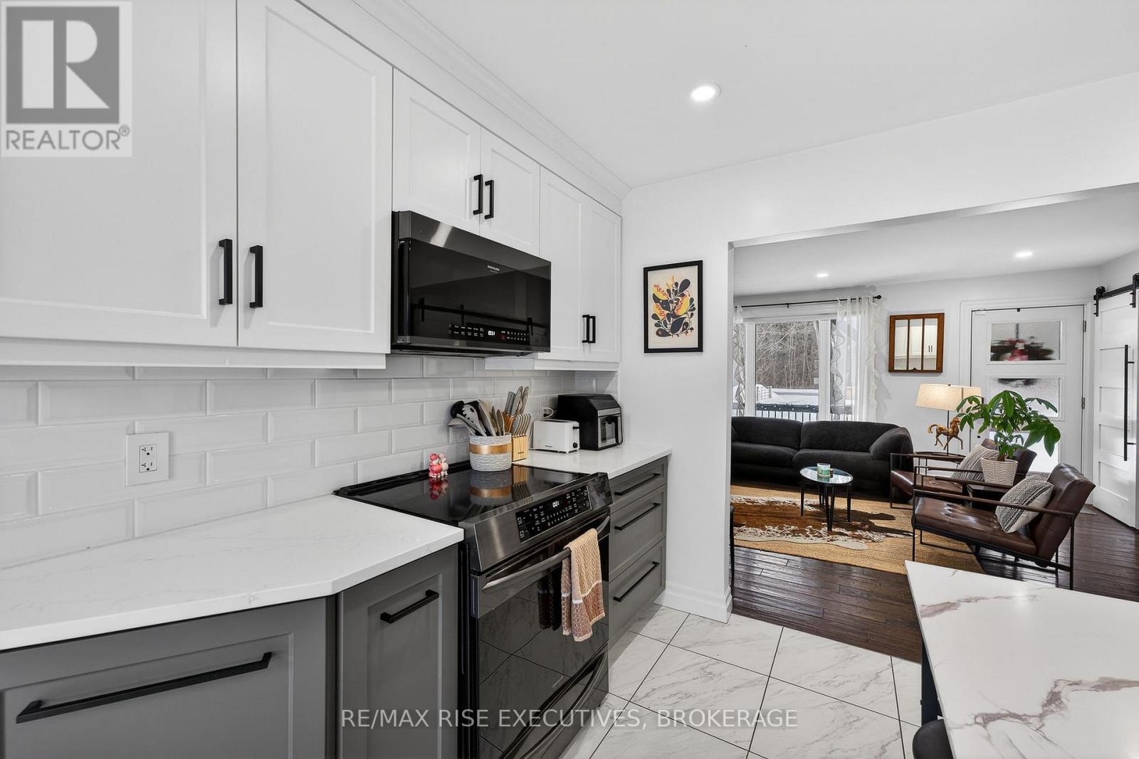 6213 County Road 2, Loyalist, Ontario  K0H 2H0 - Photo 9 - X12820302