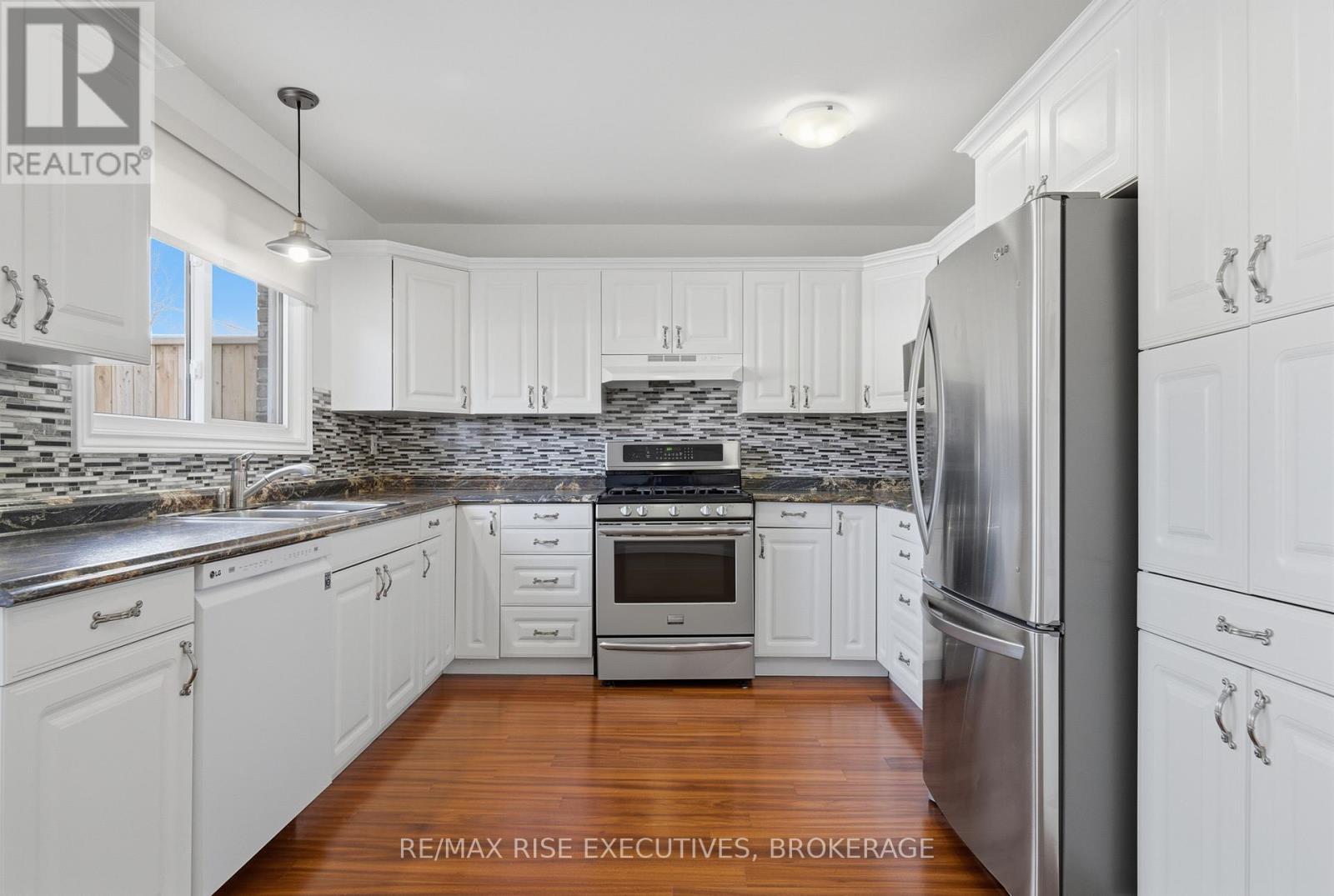 926 Amberdale Crescent, Kingston, Ontario  K7M 6V1 - Photo 10 - X12823426