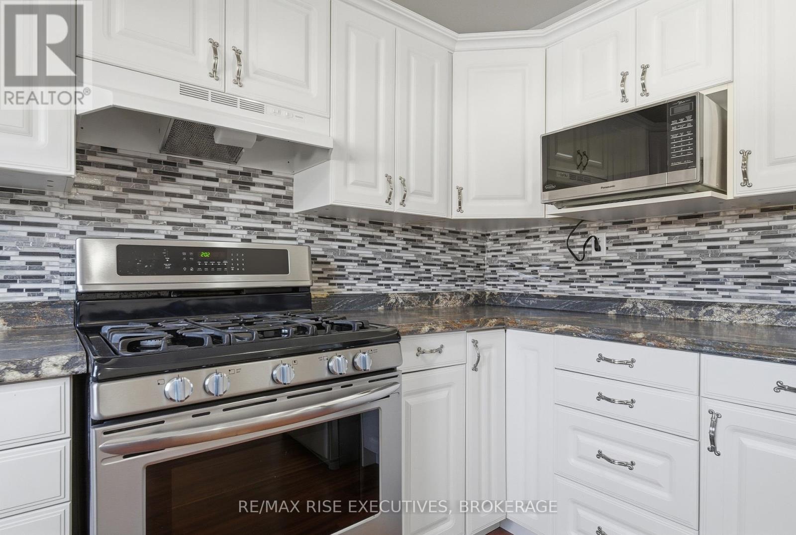 926 Amberdale Crescent, Kingston, Ontario  K7M 6V1 - Photo 12 - X12823426