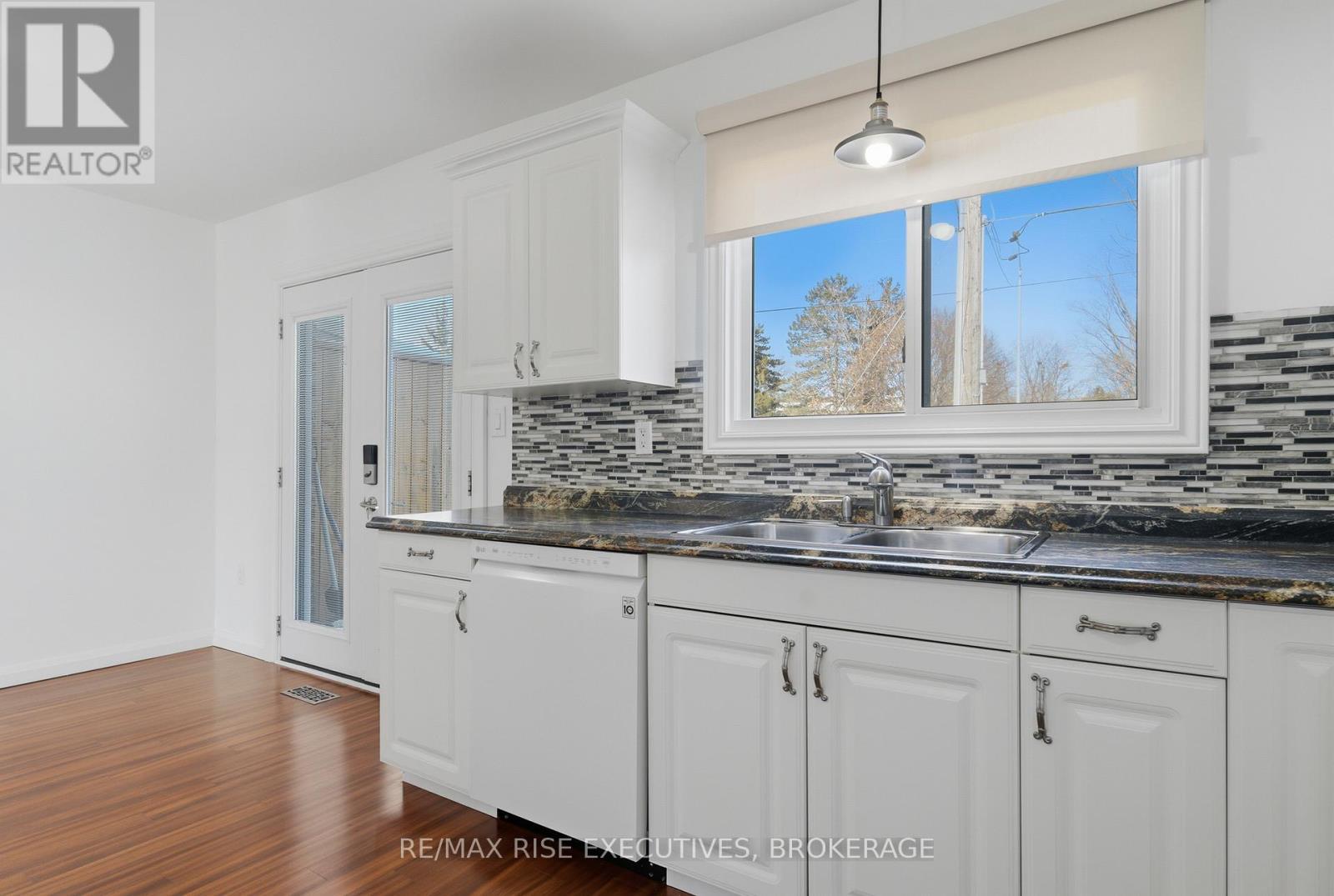 926 Amberdale Crescent, Kingston, Ontario  K7M 6V1 - Photo 13 - X12823426