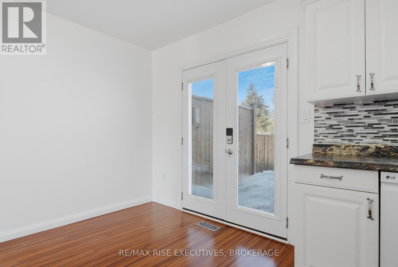 926 Amberdale Crescent, Kingston, Ontario  K7M 6V1 - Photo 15 - X12823426