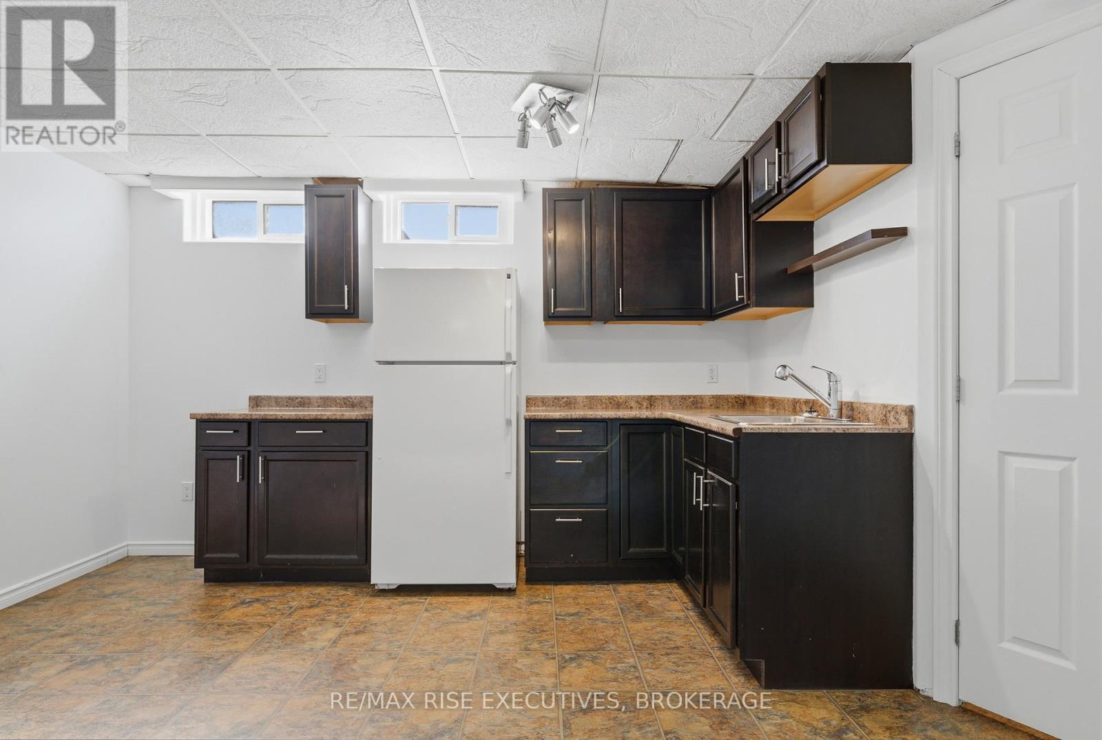 926 Amberdale Crescent, Kingston, Ontario  K7M 6V1 - Photo 27 - X12823426