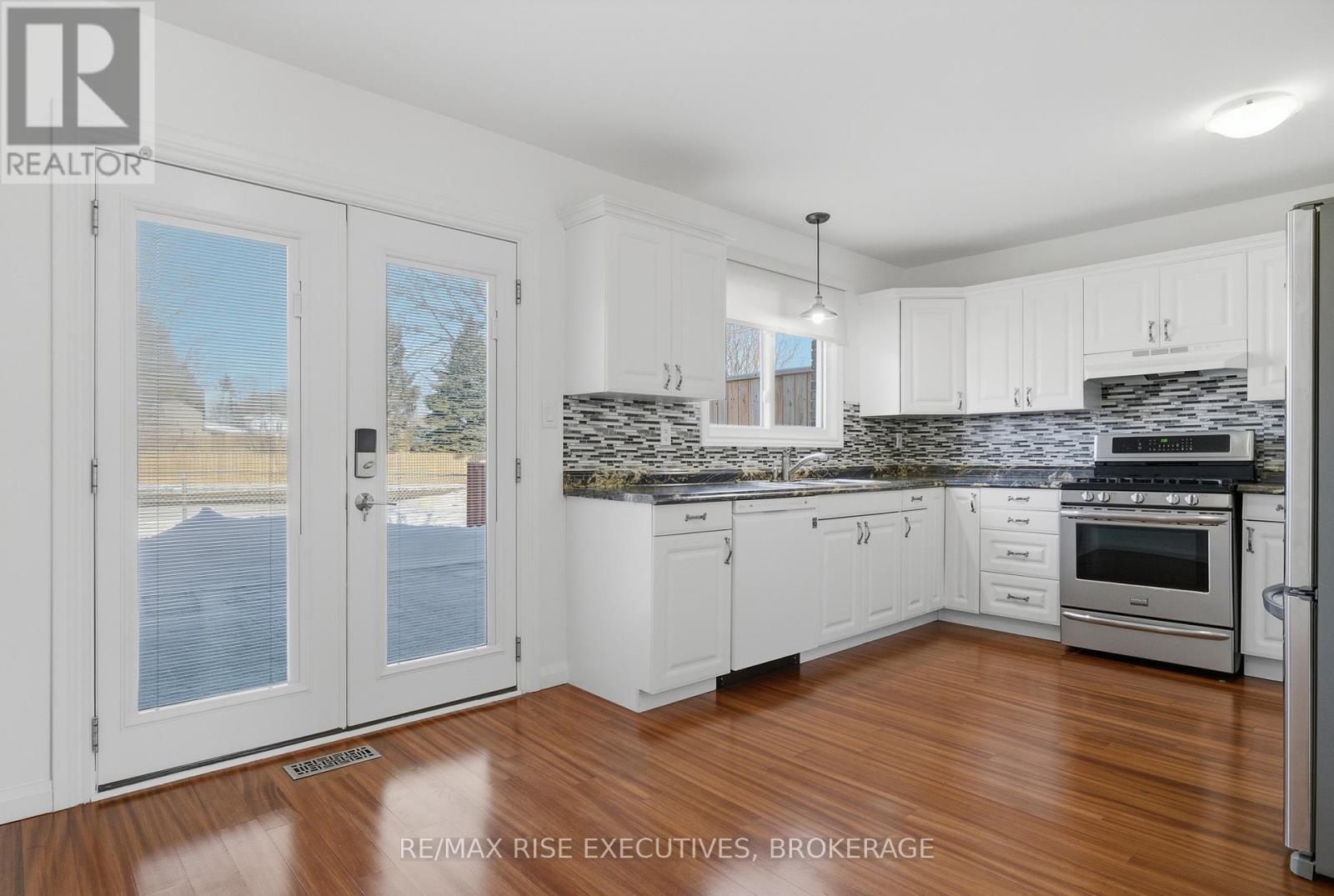 926 Amberdale Crescent, Kingston, Ontario  K7M 6V1 - Photo 9 - X12823426